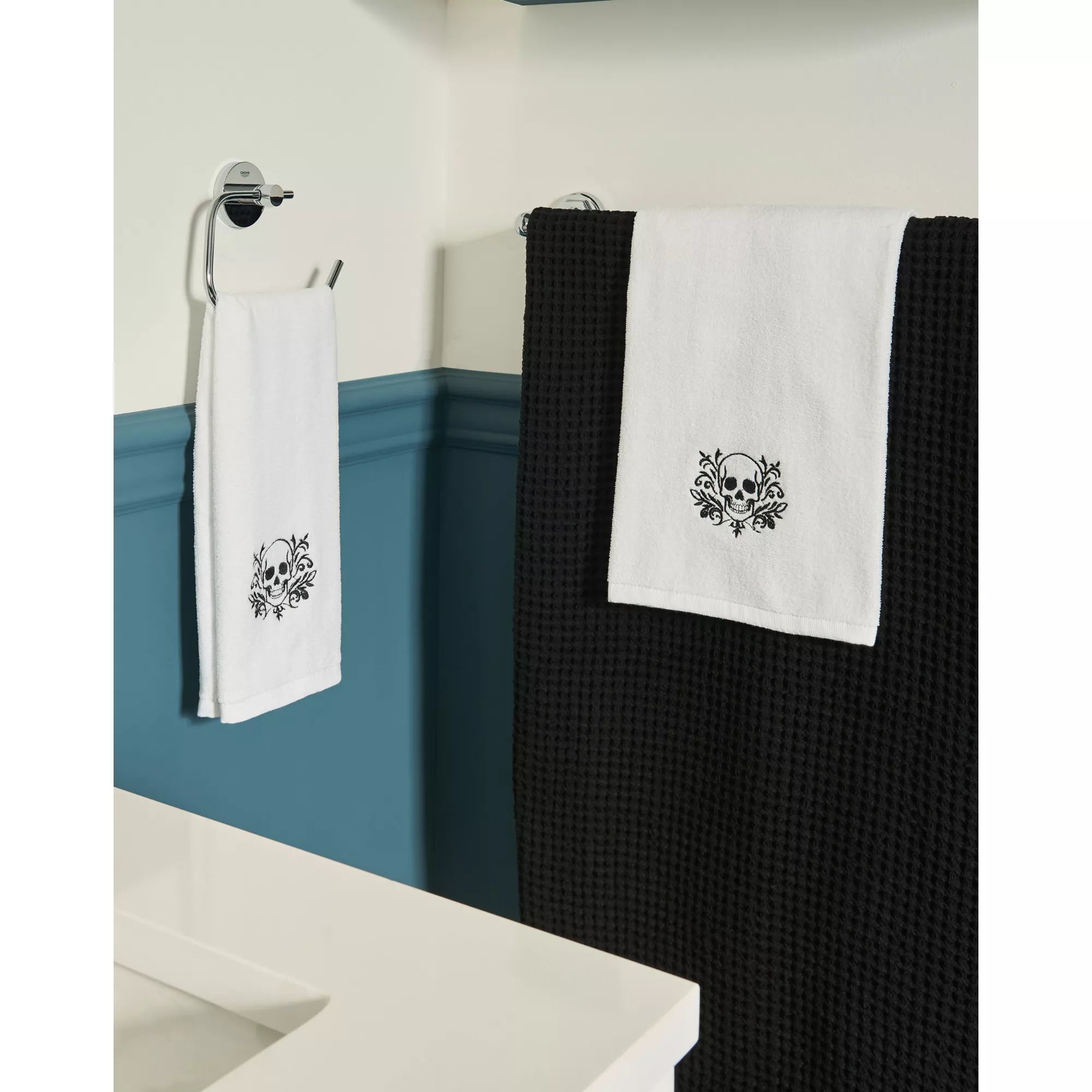Skeleton 17-Piece Bath Set